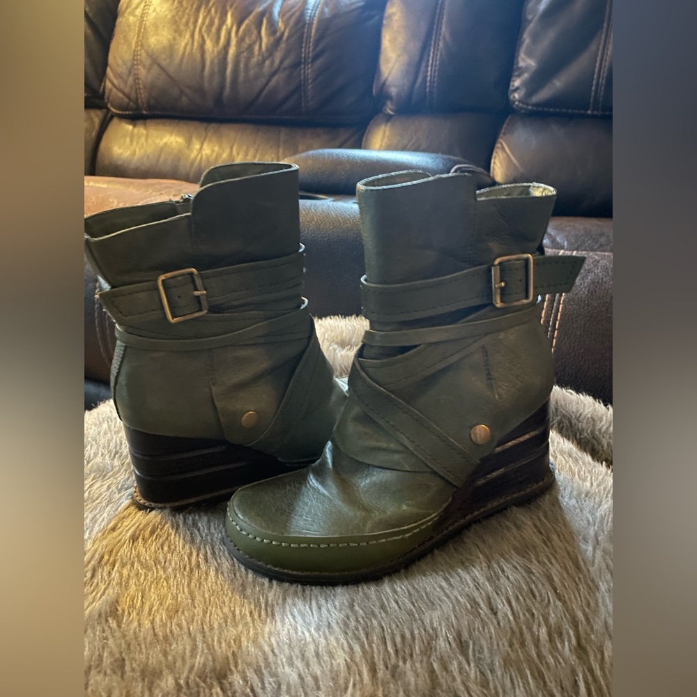 Women’s Miz Mooz Wedge Ankle Booties ( 6.5 )